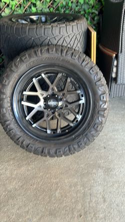 20’ rims Chevy 6 lug nitto tires
