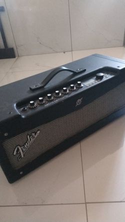Guitar Amp Headstock - Fender Mustang V Amp Head
