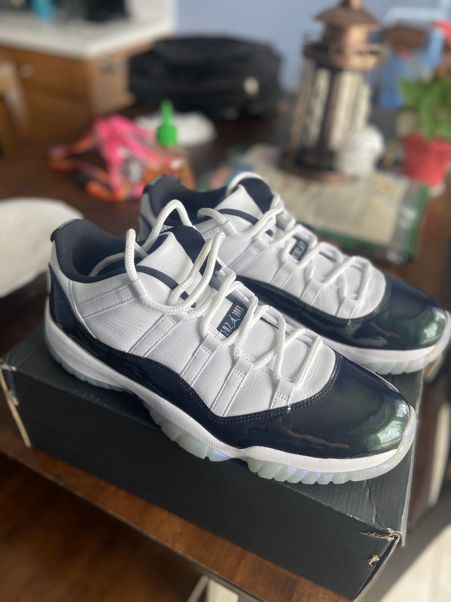 Jordan 11 low lridescent