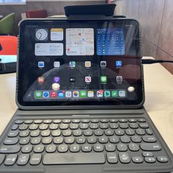 Apple 11 Tablet With Accessories 