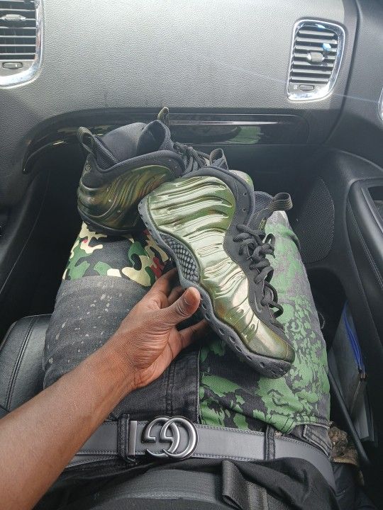 I'm Mobil Hml Shoes Going For 110