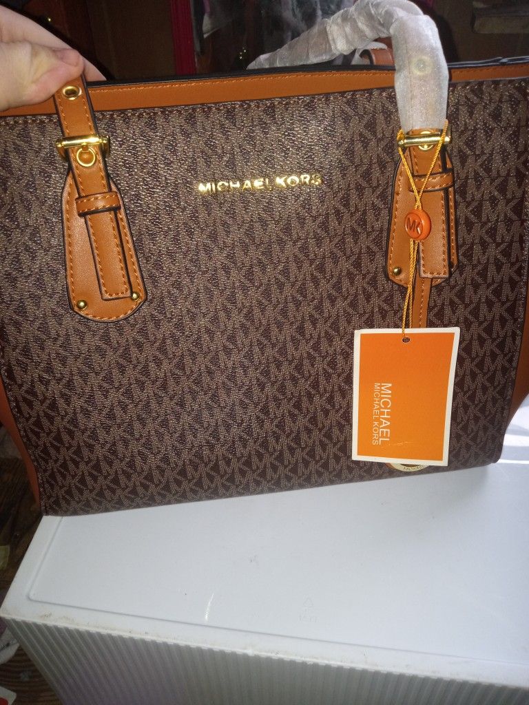 Micheal Kors Purse