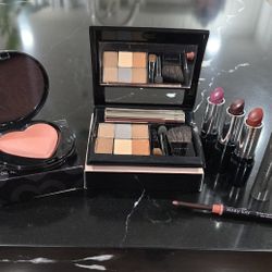 Kit de maquillaje  marca Mary Kay 