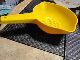 Vintage Tupperware strainer