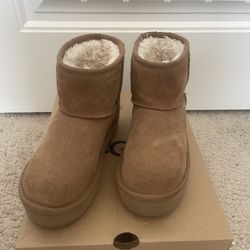 Ugg Kids Classic Mini Platform Size 3