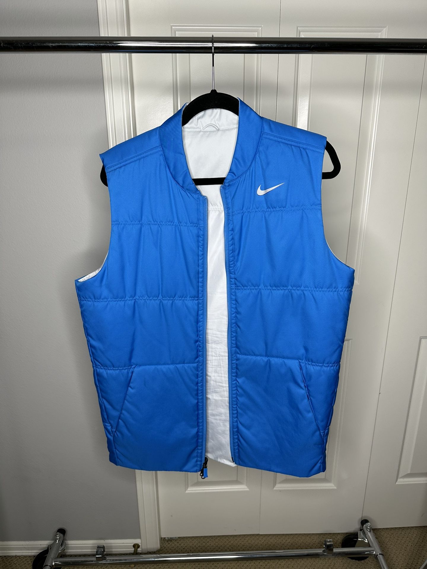 Nike Reversible Golf Synthetic Fill Full-Zip Jacket Vest (Men’s Size Medium)