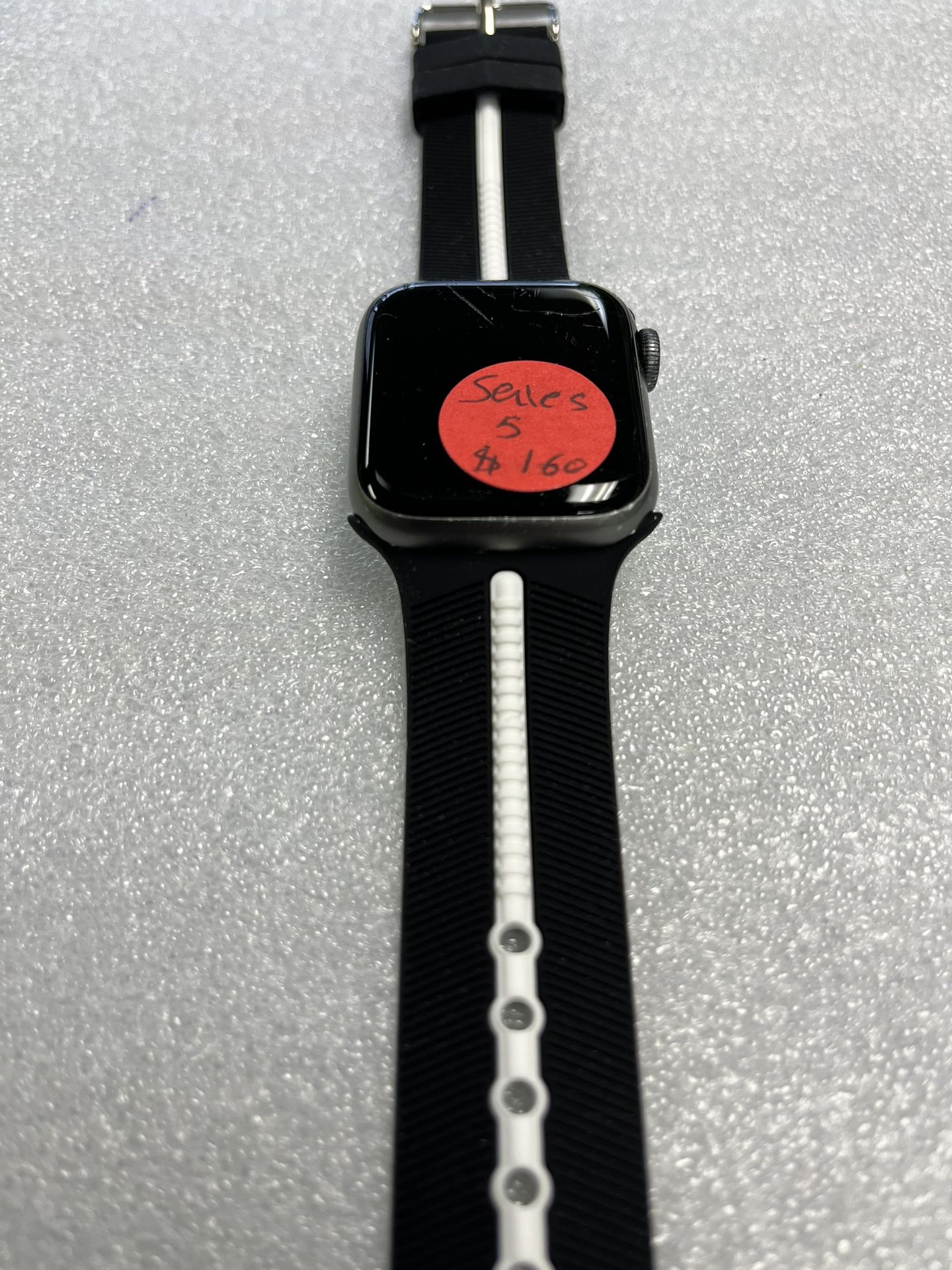 Apple Watch Series 5 40mm Good Condition UnlockEd
