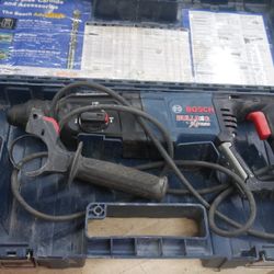 BOSCH HAMMER DRIL 11255VSR CORDED WITH CASE PRE OWNED 884387-2