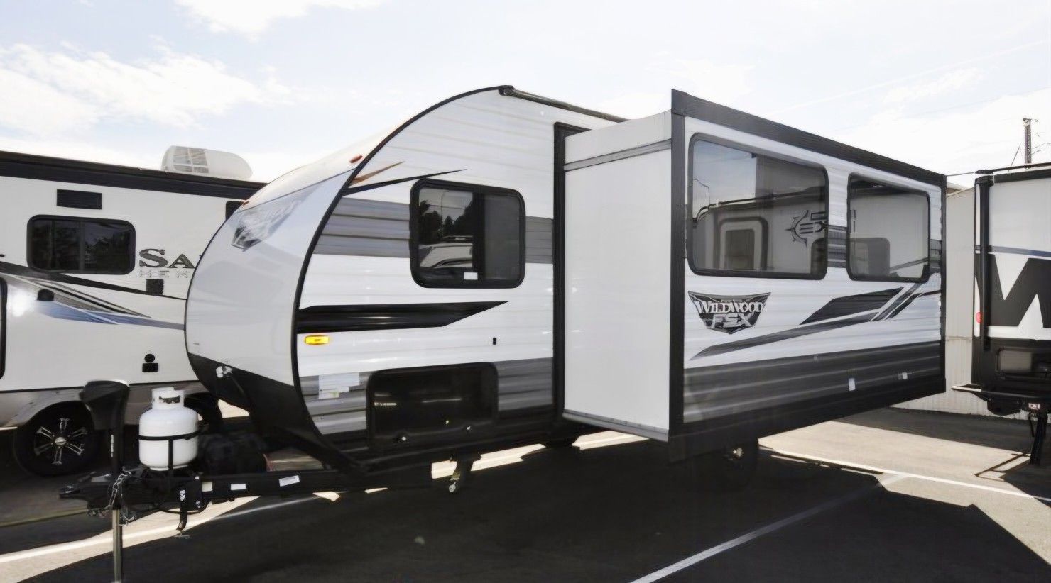 2023 Forest River Wildwood FSX 170SS