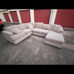 *FREE DELIVERY* Living Spaces Bontera Sand Sectional 127”