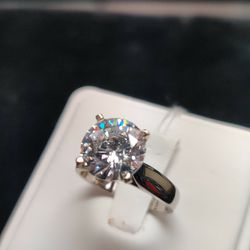 2.0 Ct Diamond 💎 Engagement or Anniversary Ring