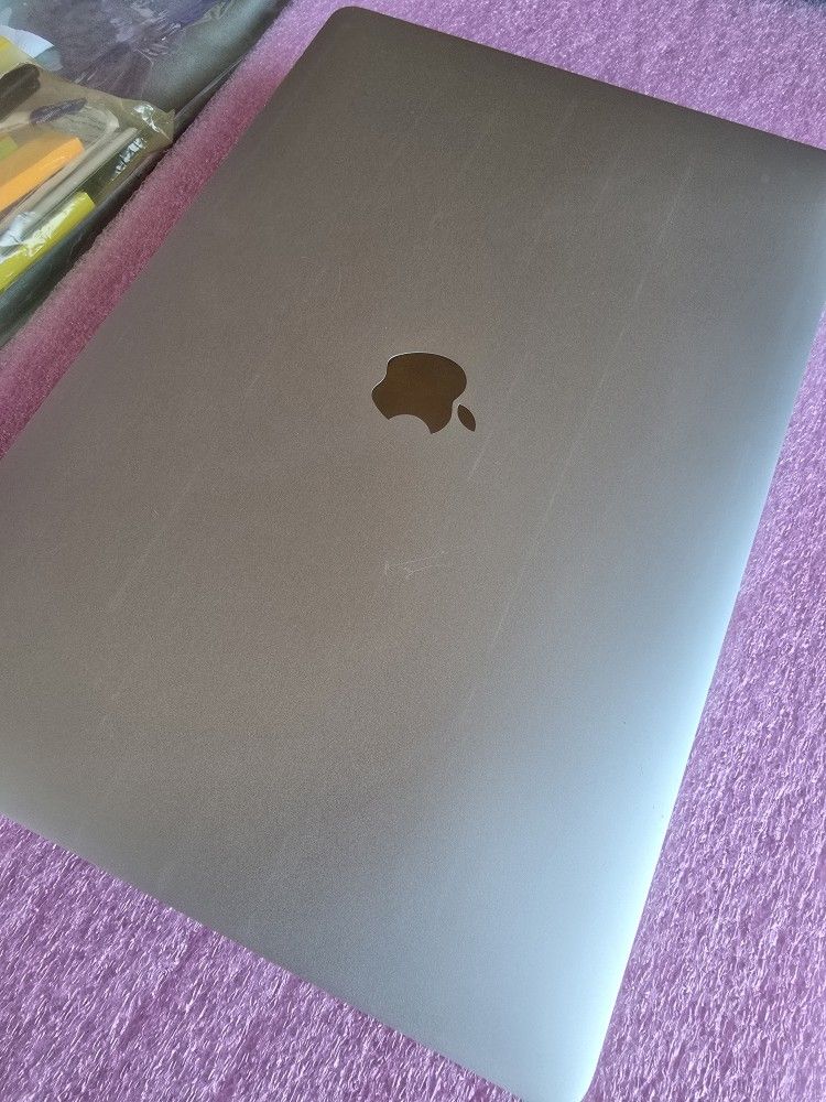 Great 2019 MacBook Pro A2141,i9,32Gb,500Gb,16” LCD, AC Charger, Grade A Condition