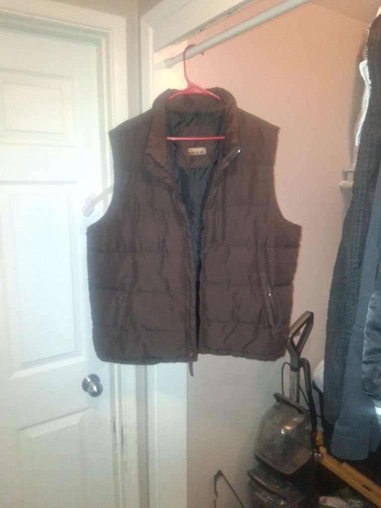 R&R Outdoors Padded Vest Large