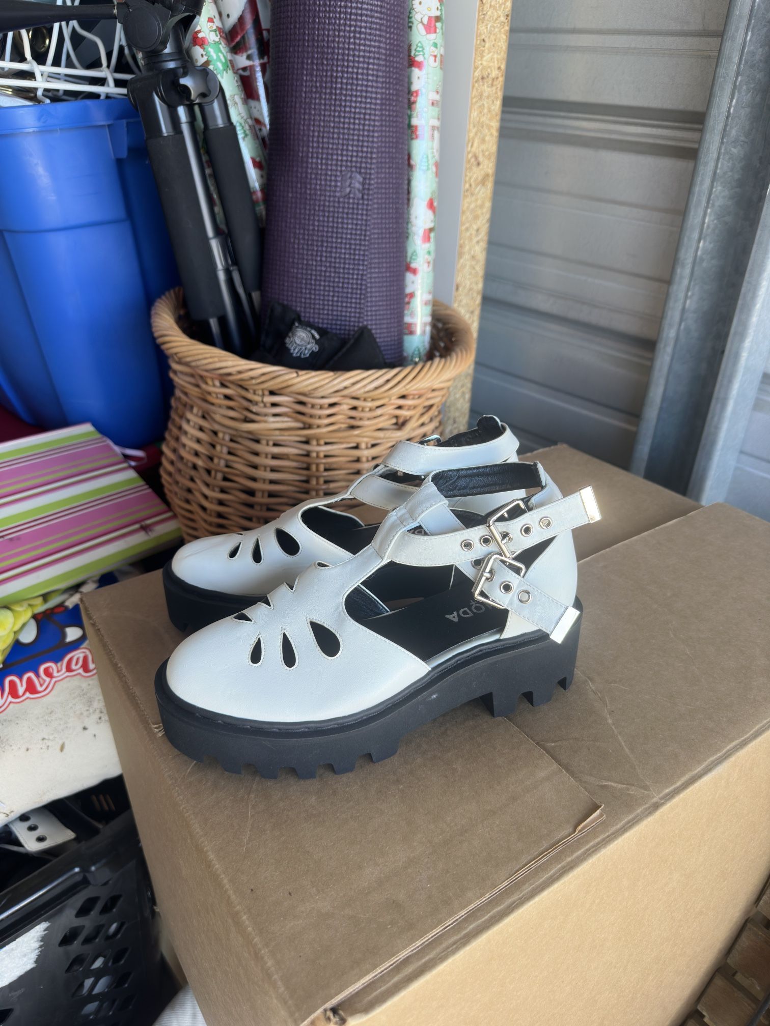 La Moda White Mary Jane