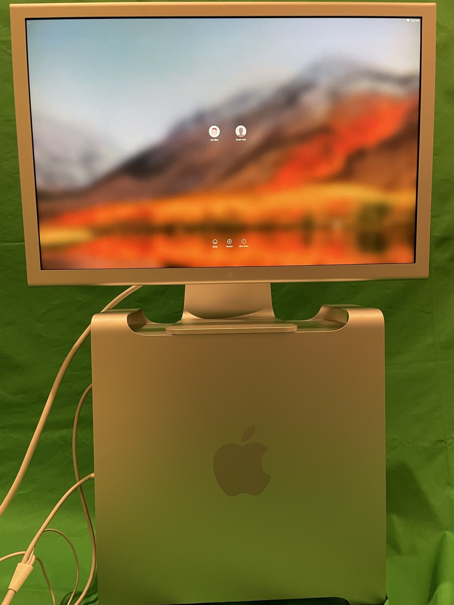 2012 mac pro with display 