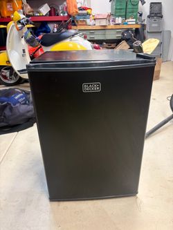 Black+Decker Mini Fridge