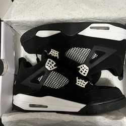 Jordan 4 White Thunder