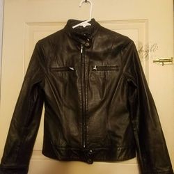 100% Leather Coat Size Medium Size $20