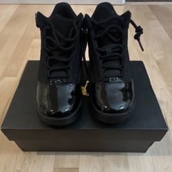 Jordan Max Aura 2 (GS) Black Mid Top Lace-Up Sneaker Youth 4Y CN8094-005