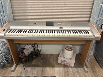 Yamaha DGX-505 88 Key Portable Grand