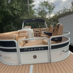 2006 Premier pontoon boat Premier