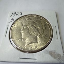 1923 S XF PEACE DOLLAR 