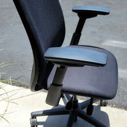 Steelcase Amia Office Desk Gaming Chairs 