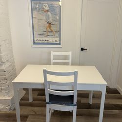 Expandable Kitchen Table & 2 Chairs 