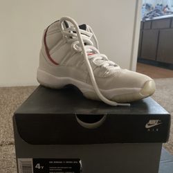 Jordan 11 Platinum Tint