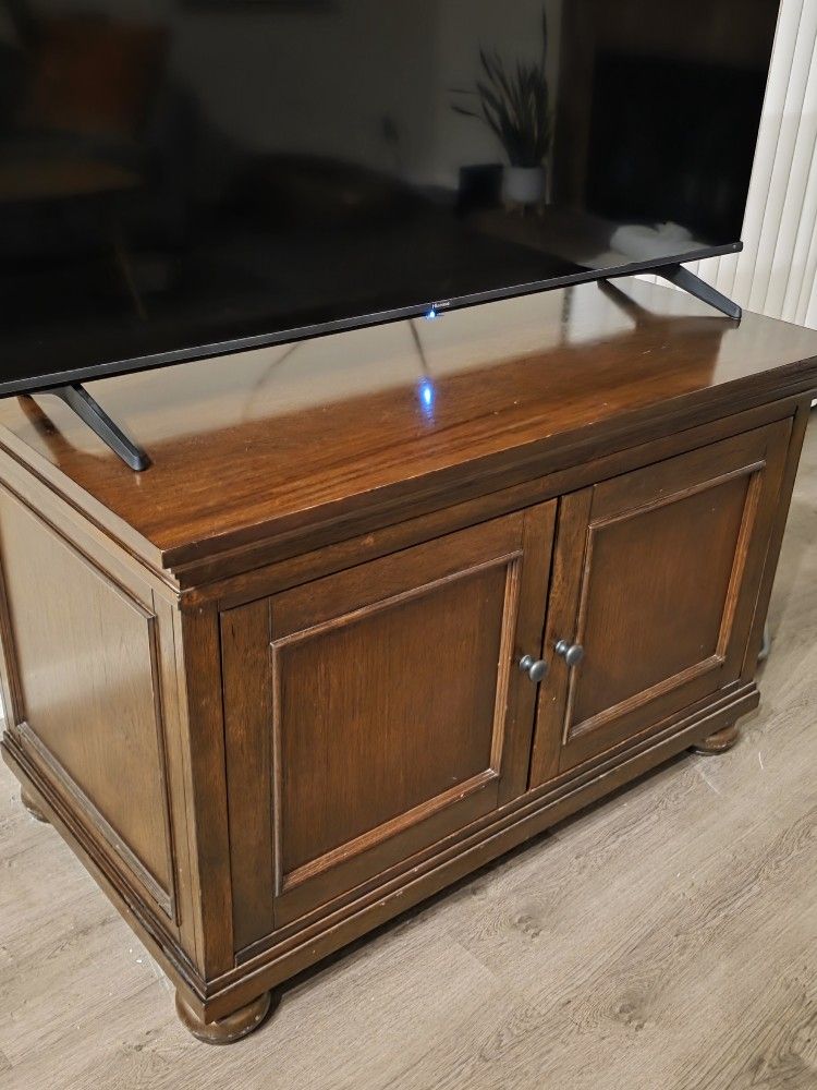 Pottery Barn TV Media Stand / Entertainment Center