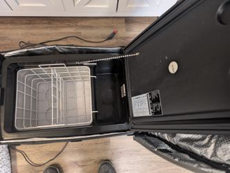 🌟 Portable 12V Camping Fridge/Freezer – Works! – $75 🌟