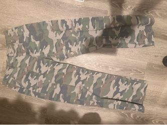 Women’s camo pants
