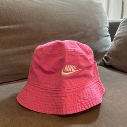 New Women’s Nike Bucket Hat 