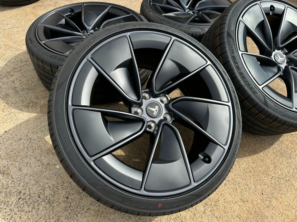 OEM 2024 Model 3 Performance Warp Wheels Staggered 20" SENSORS Pirelli Performance Tires