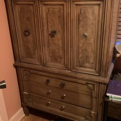 Dresser 