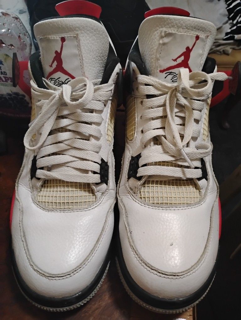 Black And Blue Foam Deposits Jordan's White And Red