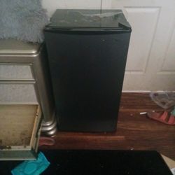 Mini Fridge 