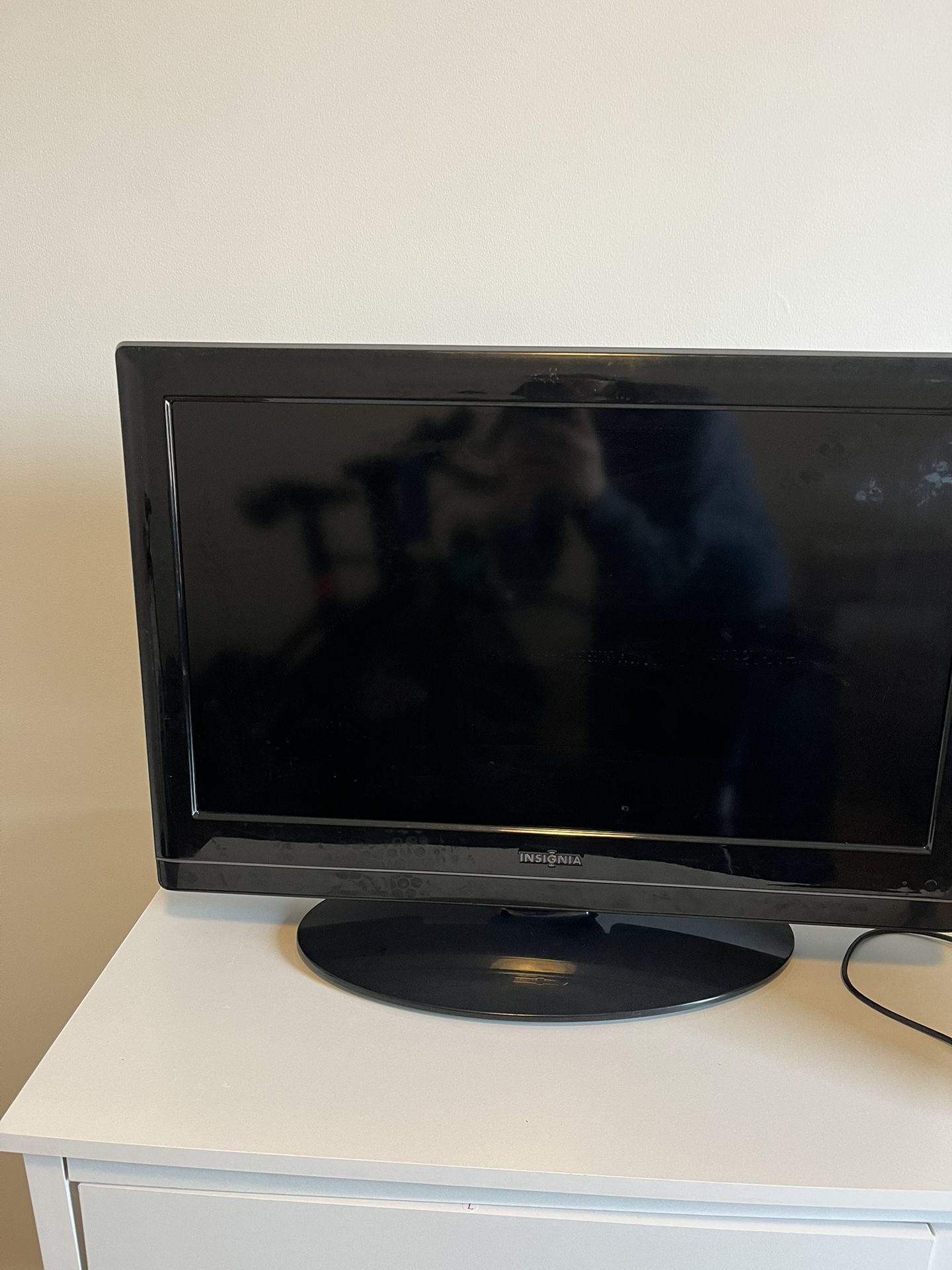 Insignia - 26" Class / 720p / 60Hz / LCD HDTV DVD Combo - Multi