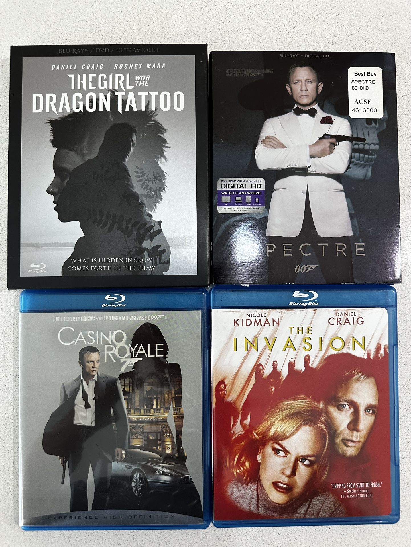 Ser Of 4 Blue Ray Movies Starring Daniel Craig. Title Can Be Seen In Pics.