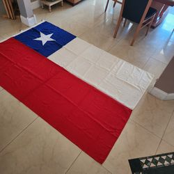 Large 88 inch x 56 inch chilean flag. 4 hook military  flag