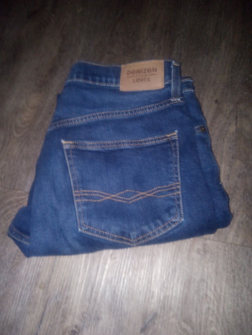 LEVI'S JEANS 