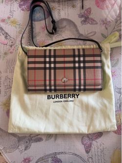 Burberry crossbody wallet