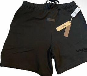 Fear of God Essentials Sweat Shorts - Black (Size M)