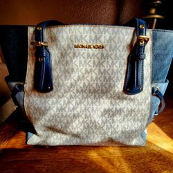 Designer Purse! Excellent Condition!