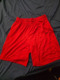 Nike basketball shorts XL