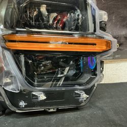 FORD F150 RH HEADLIGHT 2024-2025 OEM