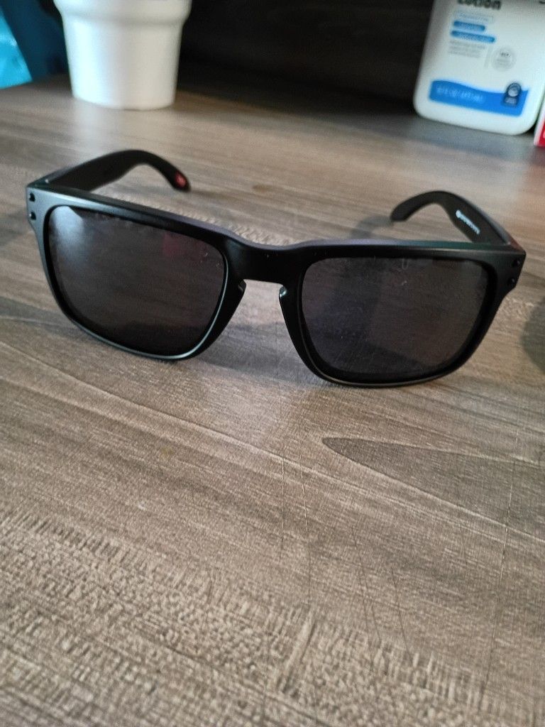 Men's Oakleys