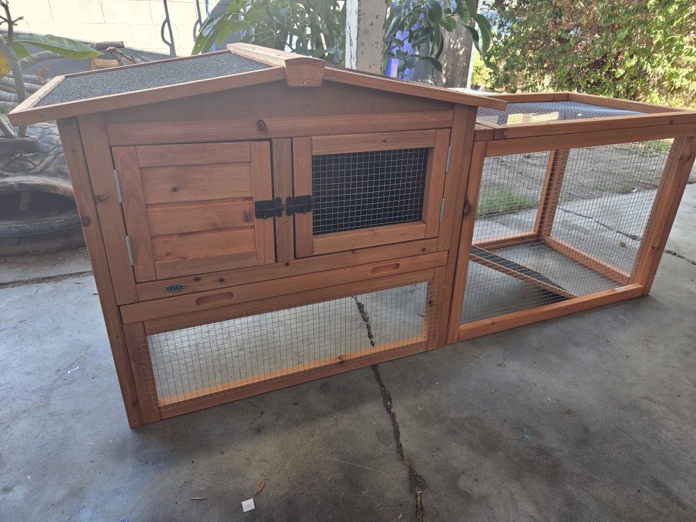 Trixie - Small Animal Hutch With Run