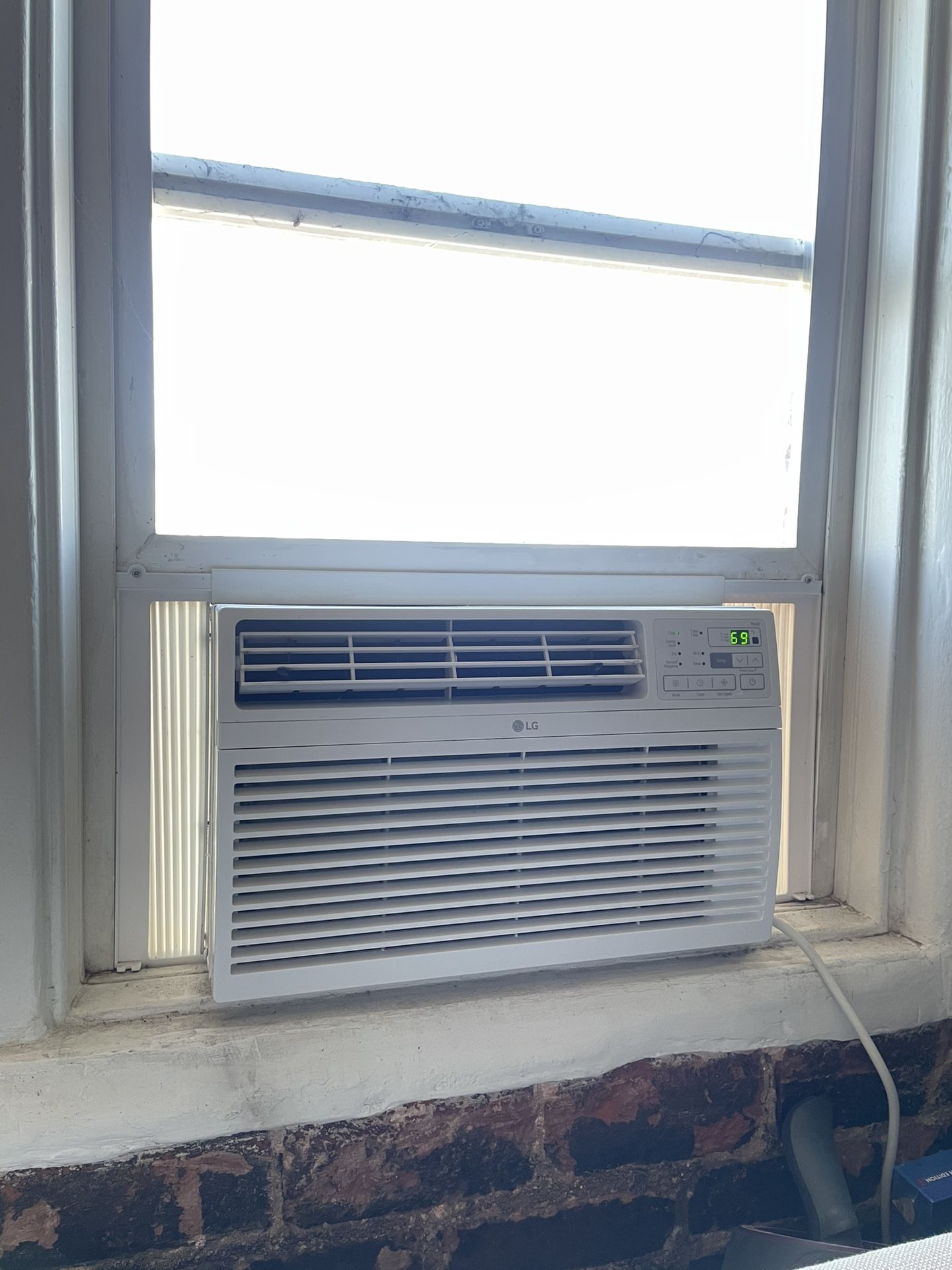 Window AC unit