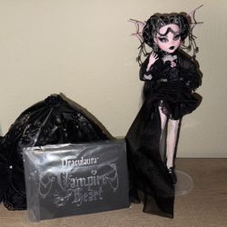 Monster High Draculaura Vampire Heart